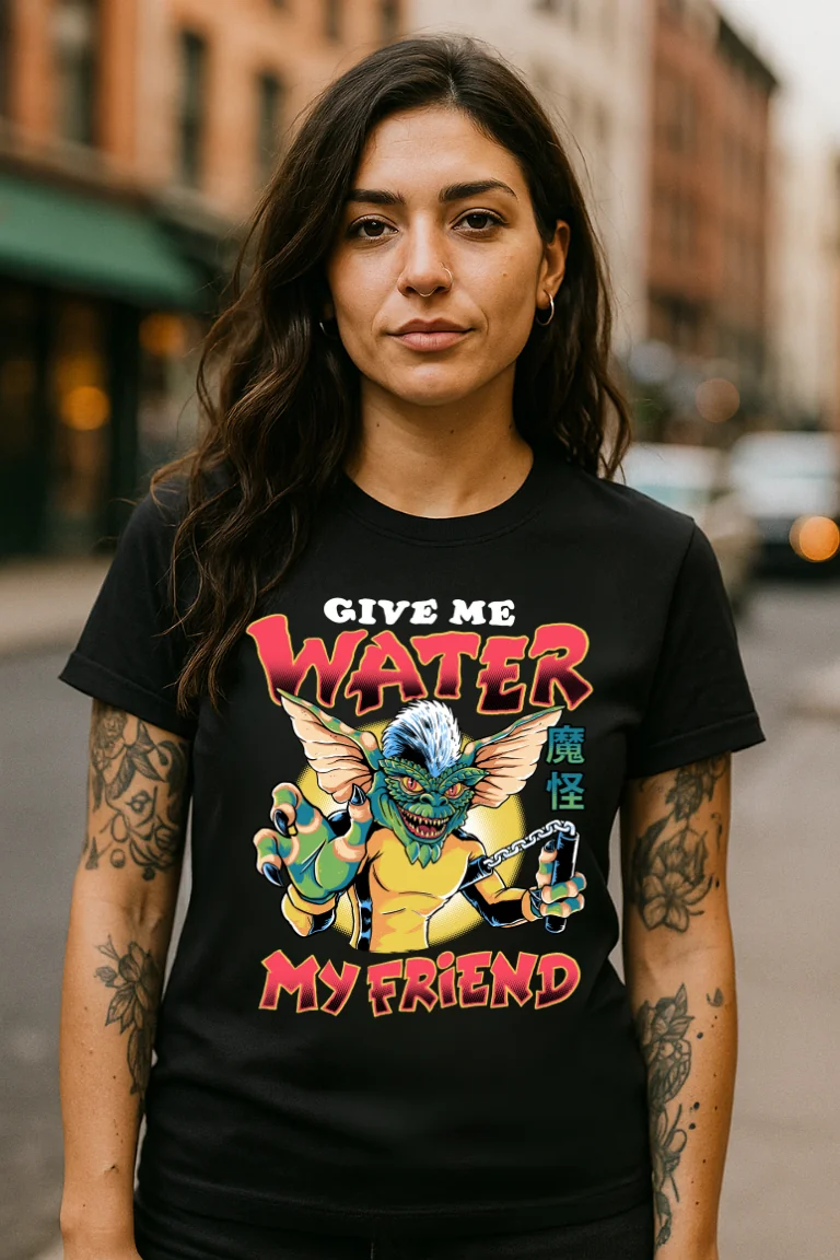 Camiseta Gremlins Give Me Water My Friend de Cat Beleren